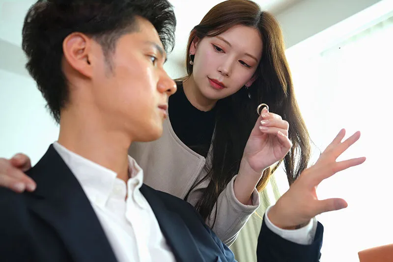 Người vợ đi đi giã ngoại, ông chồng ở nhà bị nhỏ em người vợ gạ đụ không trượt phát nào