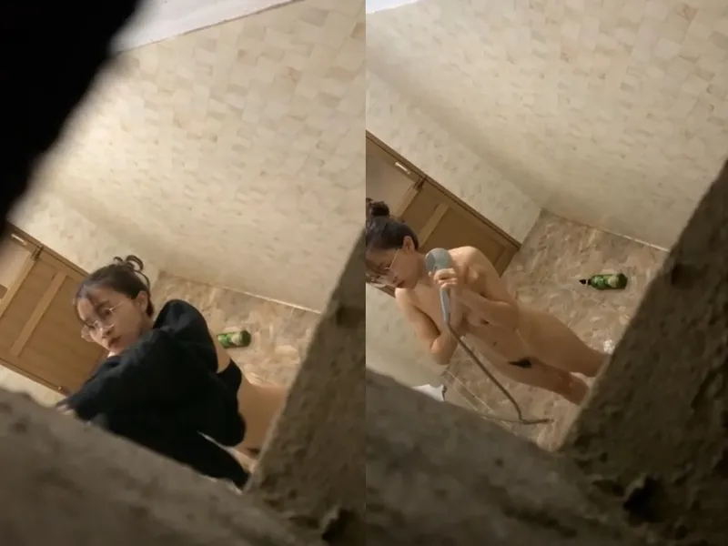 Quay lén em người yêu vú đẹp tắm, khe cô bé chảy nước ròng ròng